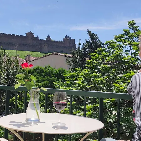 La Carcassonne, D Hotes, B&b, Face A La Cite Medievale Bed & Breakfast *